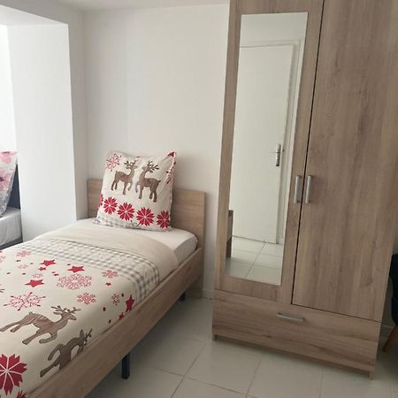 Chaudari Guest House Palaiseau Extérieur photo